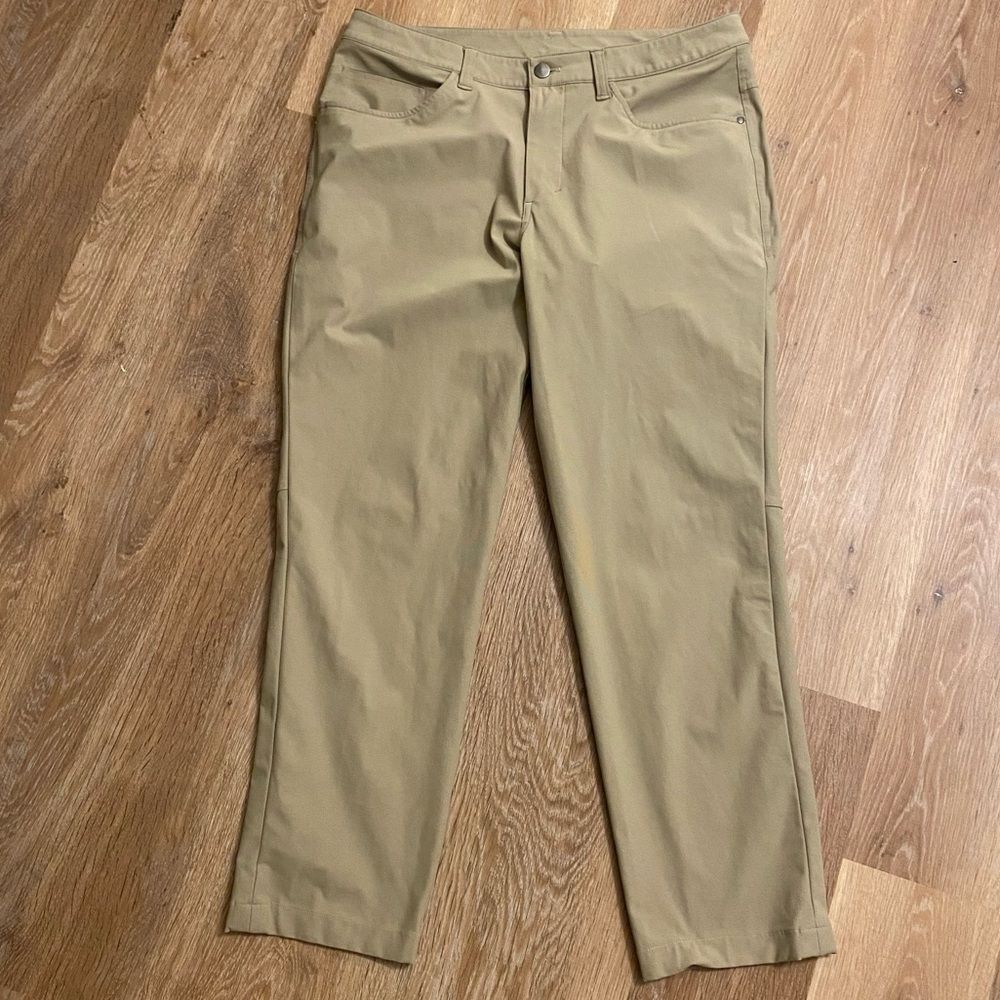 Lululemon ABC Classic Tan Chinos Pants Size 32 Tech Stretch Comfort Performance